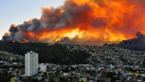 Hillside view of the Great Fire of Valparaíso, April 12th, 2014.