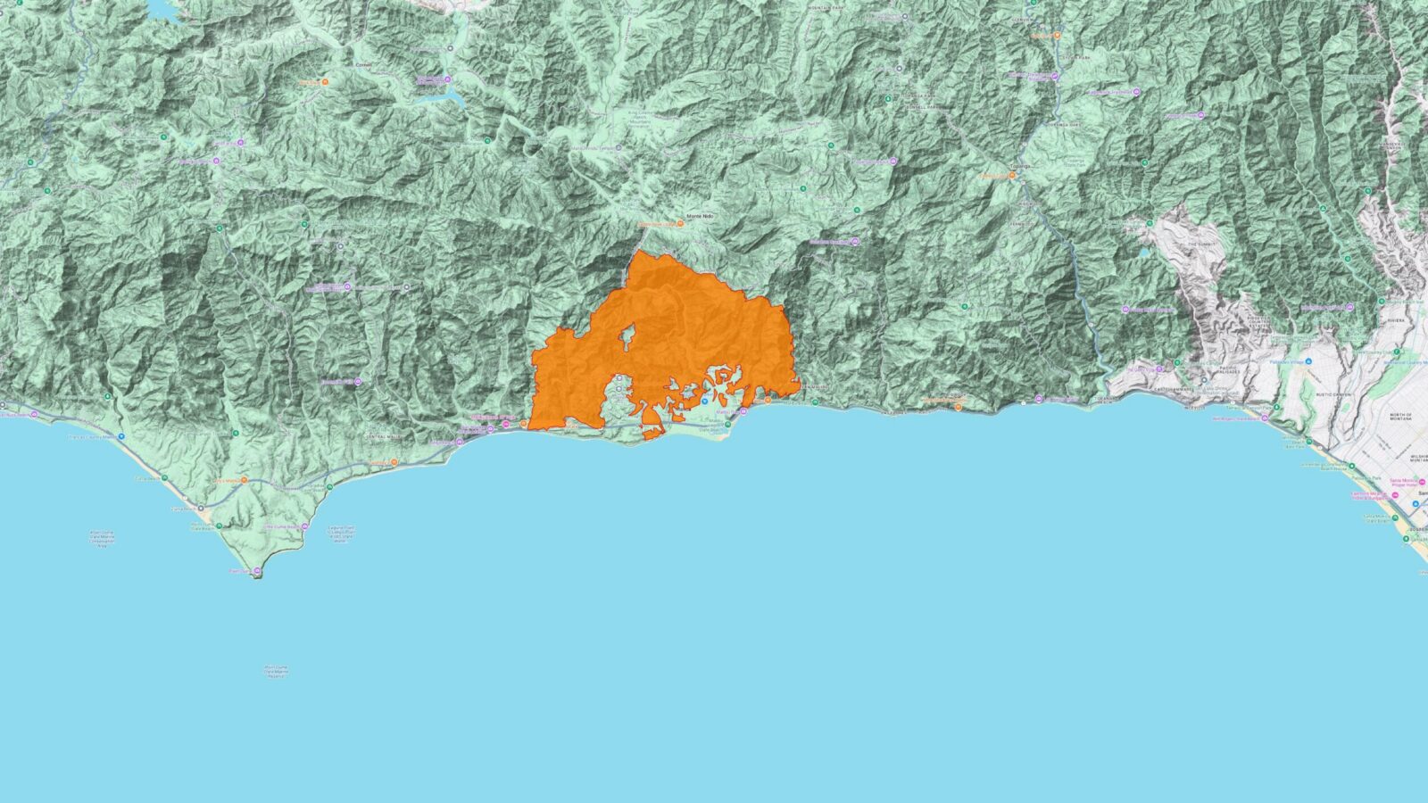Map showing a wildfire perimeter along the Malibu coastline